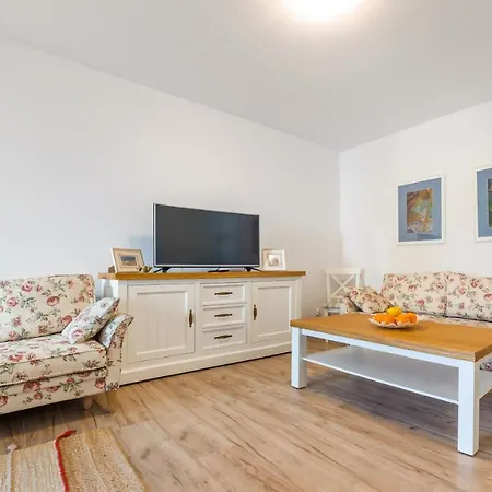 Solna 11, Sun & Snow