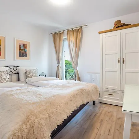 Solna 11, Sun & Snow Apartment